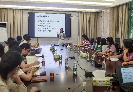 植保所举办科学育儿知识讲座01.jpg